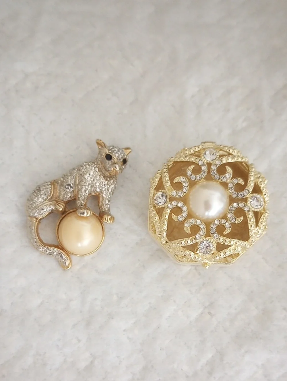 Cat Brooch and Keep Sake Trinket Box - Picture 1 of 6